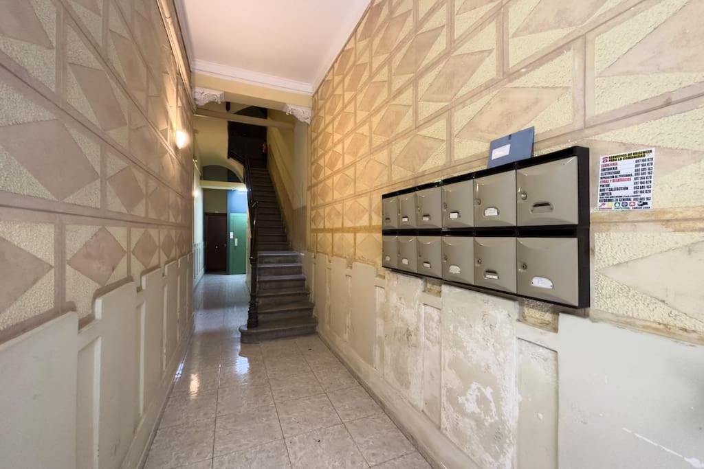 Bebarceloner Sants Apartments - 2 Bedrooms Esterno foto
